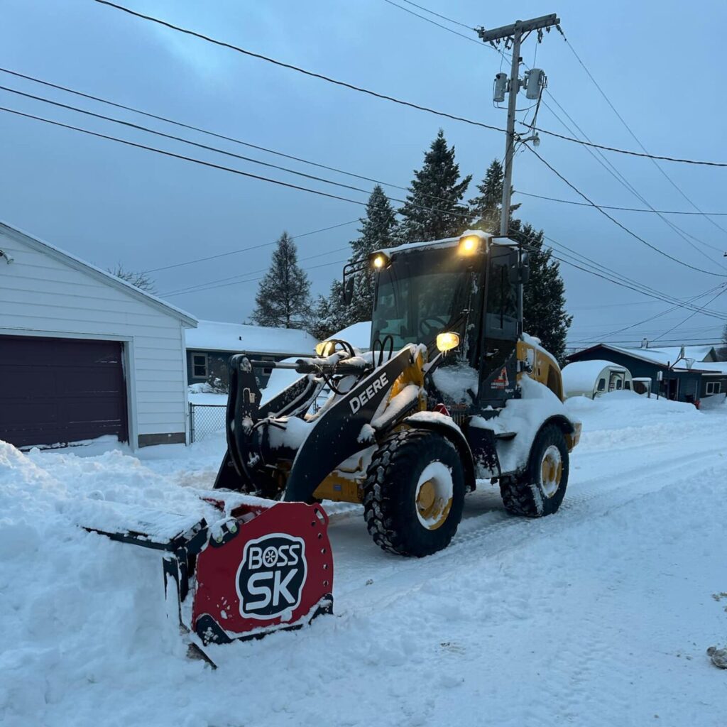 Heavy-equipment-commercial-residentail-snow-removal